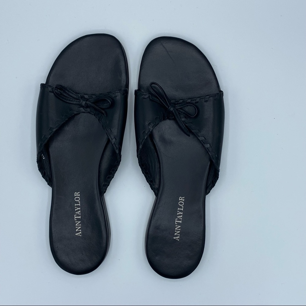 Ann Taylor || Slip-On All Leather Sandals with Exposed Toe; with Bow; Size 8M - Picture 3 of 10